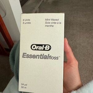 Oral-B dental flosses